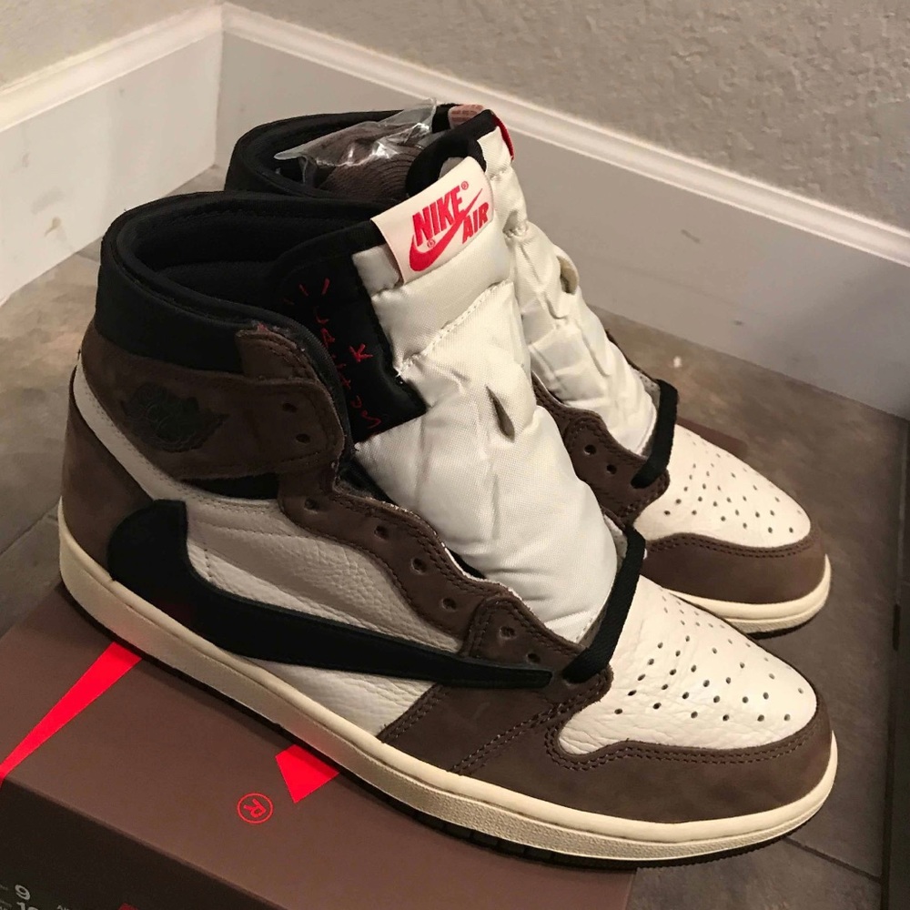 Travis Scott 1s